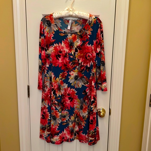 Floral dress with 3/4 length sleeves❤️ - Picture 1 of 2